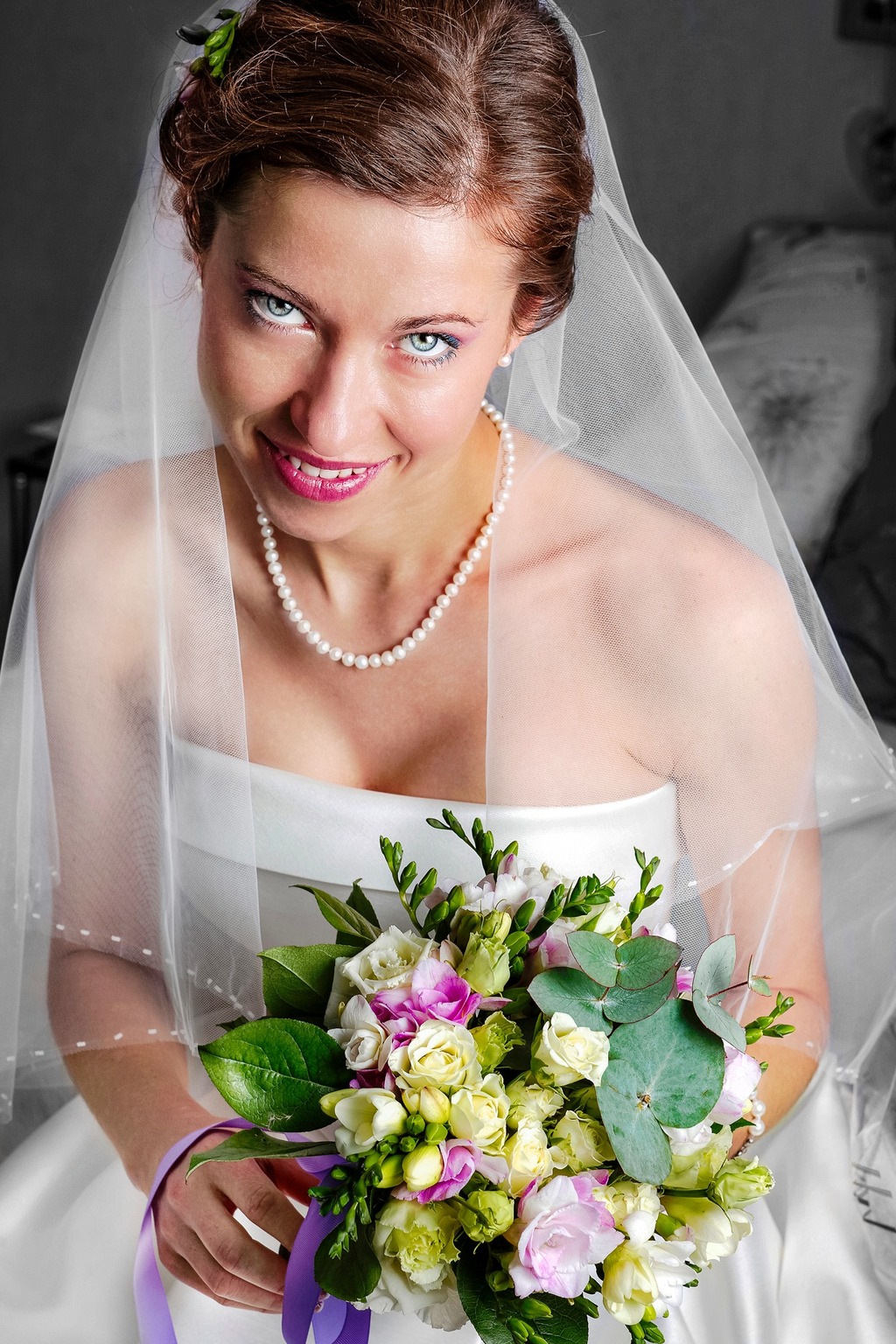 Portrait de mariée avec bouquet photographié à Nîmes